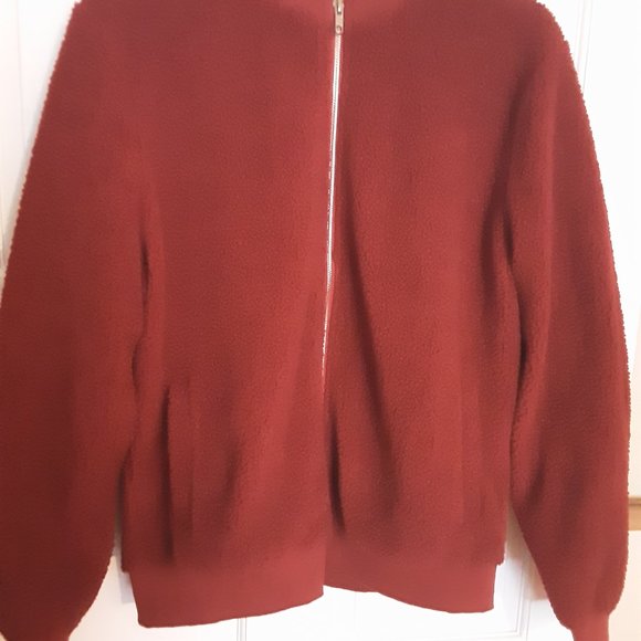 Women's Burgundy color sherpa bomber jacket, EUC, Size L - Picture 2 of 5